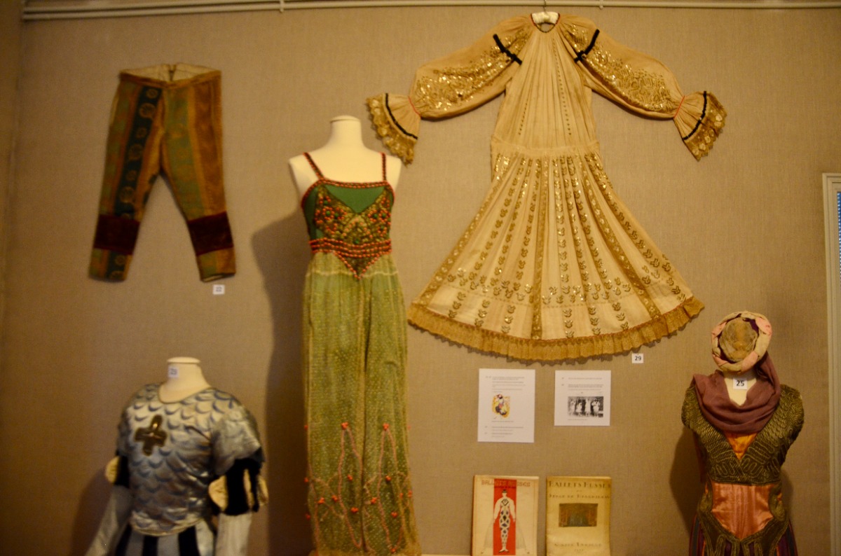 L’exposition «&nbsp;La fête ! Costumes de travestissement